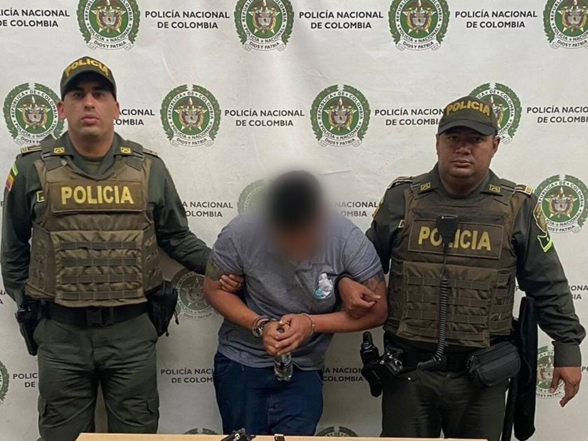 Un hombre robó un celular y en la huida atropelló un guarda de tránsito en Medellín