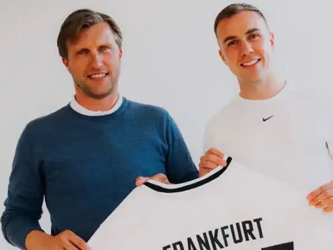 Mario Götze en la presentación como nuevo jugador del Eintracht Frankfurt |