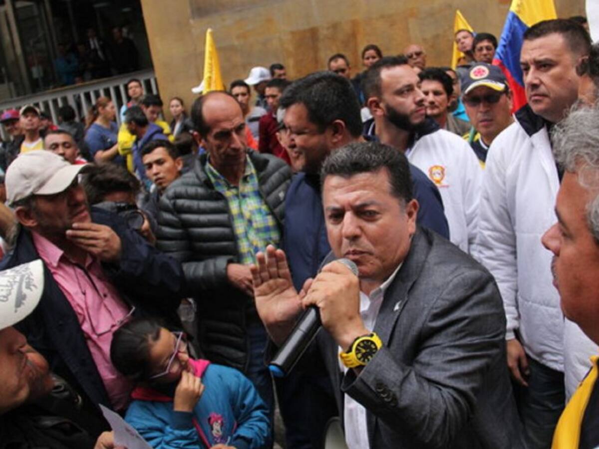 ¡Otra vez! Denuncian que el candidato Hugo Ospina estaría haciendo retenes