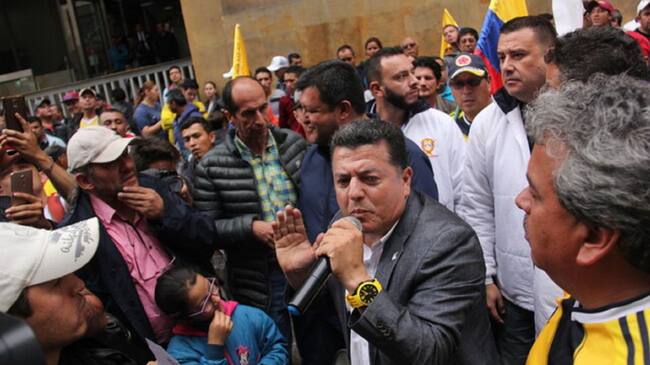 ¡Otra vez! Denuncian que Hugo Ospina estaría haciendo retenes