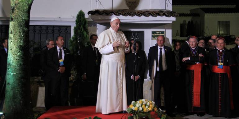 Llegada del Papa Francisco a la Nunciatura Apostólica, tras su viaje a Medellín.