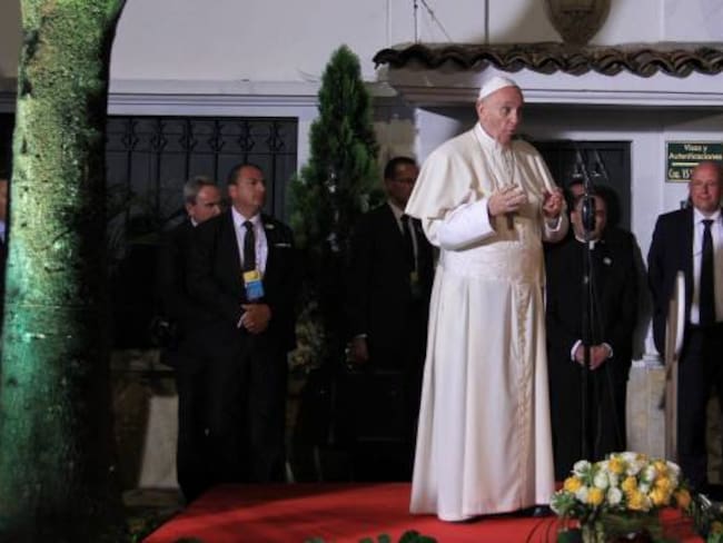 Llegada del Papa Francisco a la Nunciatura Apostólica, tras su viaje a Medellín.