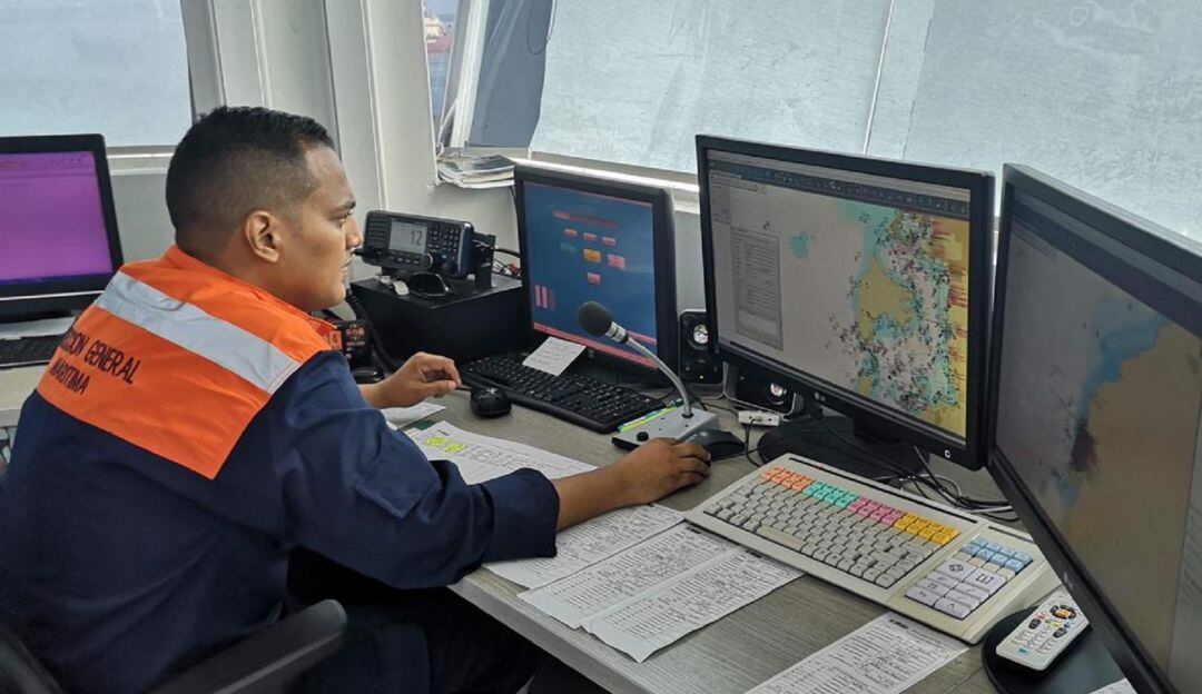 La embarcación iba con 10 tripulantes a bordo