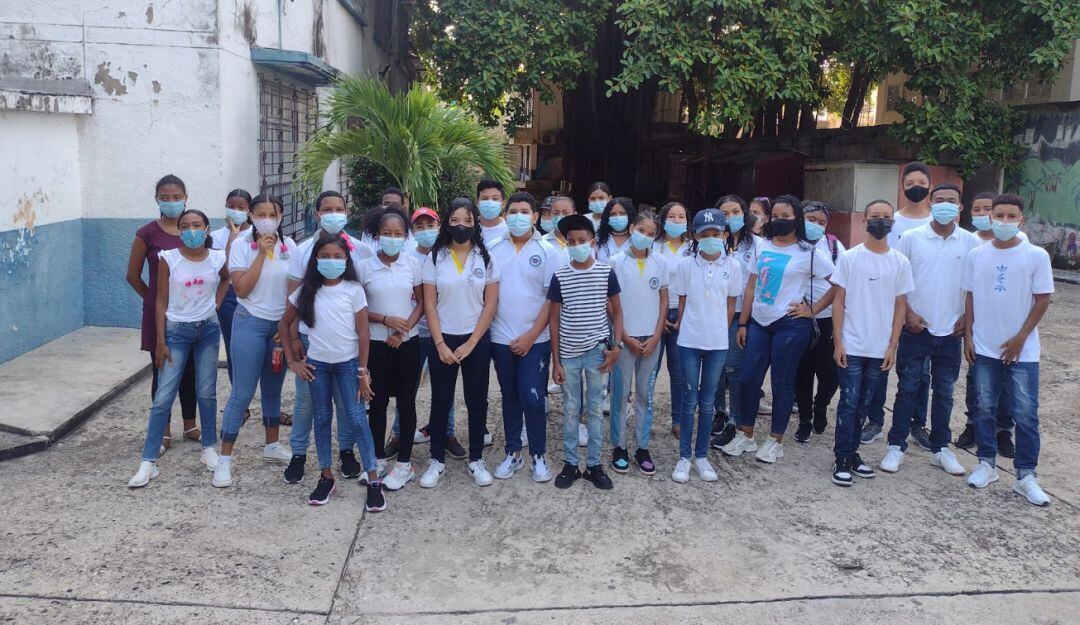 Los alumnos siguen en clases virtuales por problemas en la infraestructura del colegio