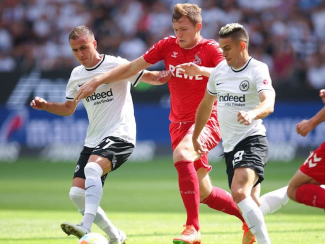 Rafael Santos Borré en el duelo ante Colonia por la Bundesliga