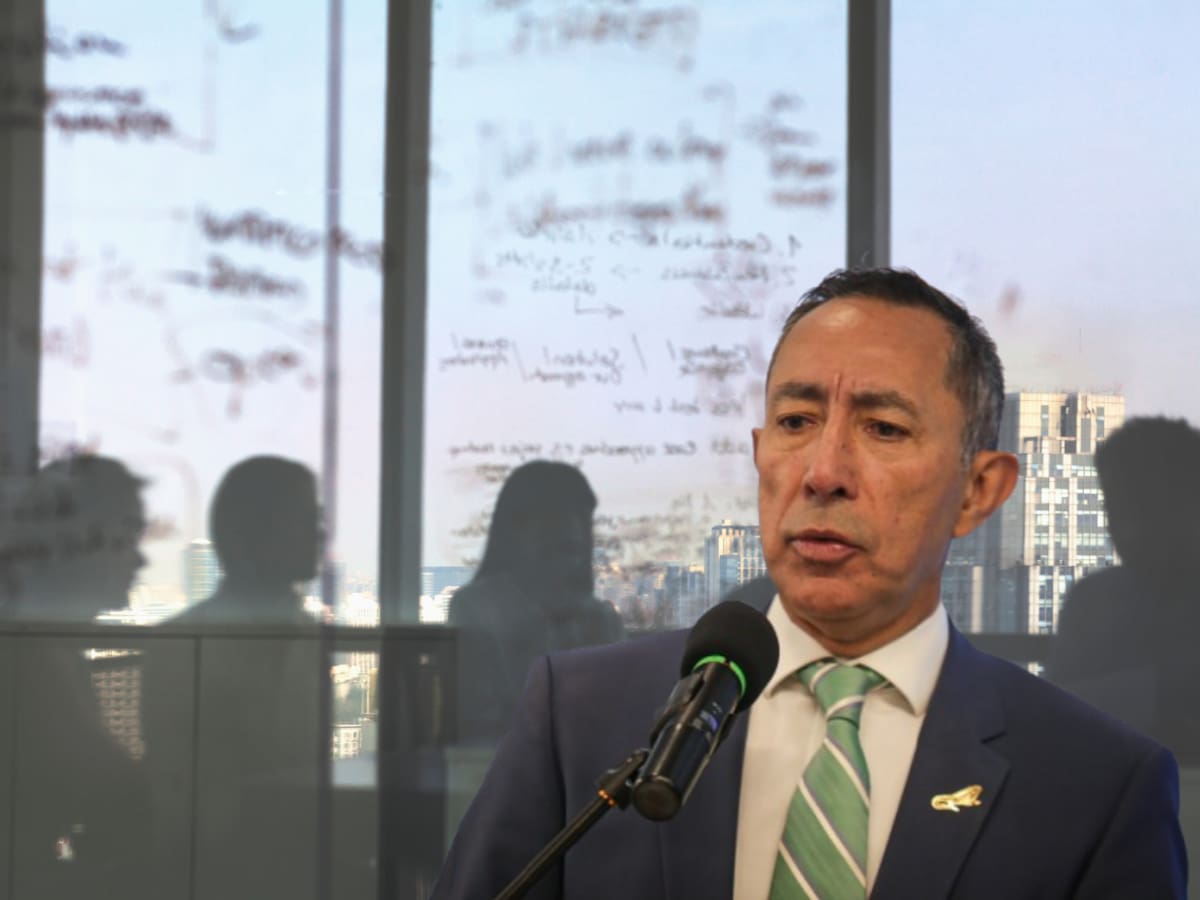 Definirán posible licencia a Ricardo Roa para enfrentar investigación por apartamento en Bogotá