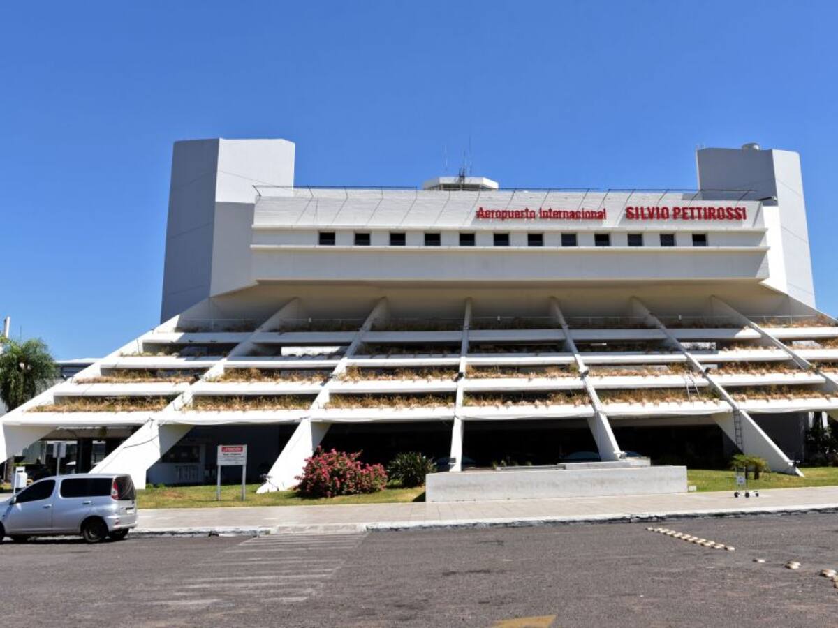 Al menos 7 muertos en accidente de avioneta en aeropuerto de Asunción