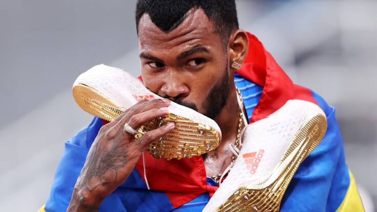 La historia de la primer carrera de Anthony Zambrano: ganó descalzo