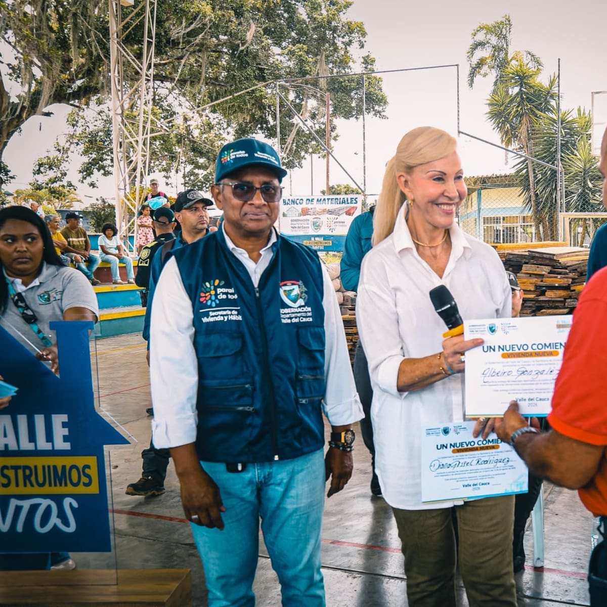 Don Albeiro perdió su casa por el terremoto y recibirá vivienda nueva junto a familias de Ulloa