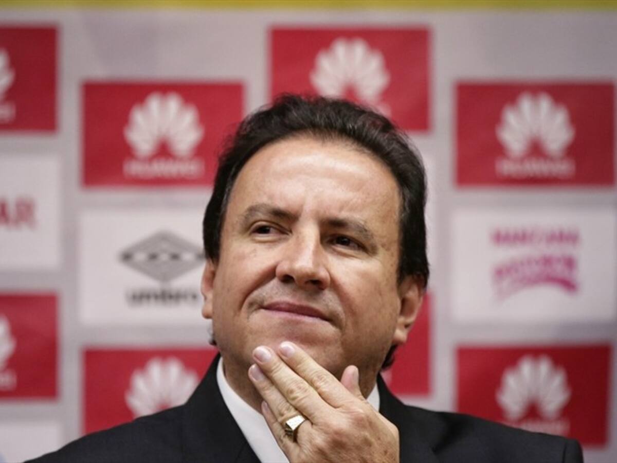 Denuncian al ex presidente de Santa Fe por supuesta manipulación de acciones del club