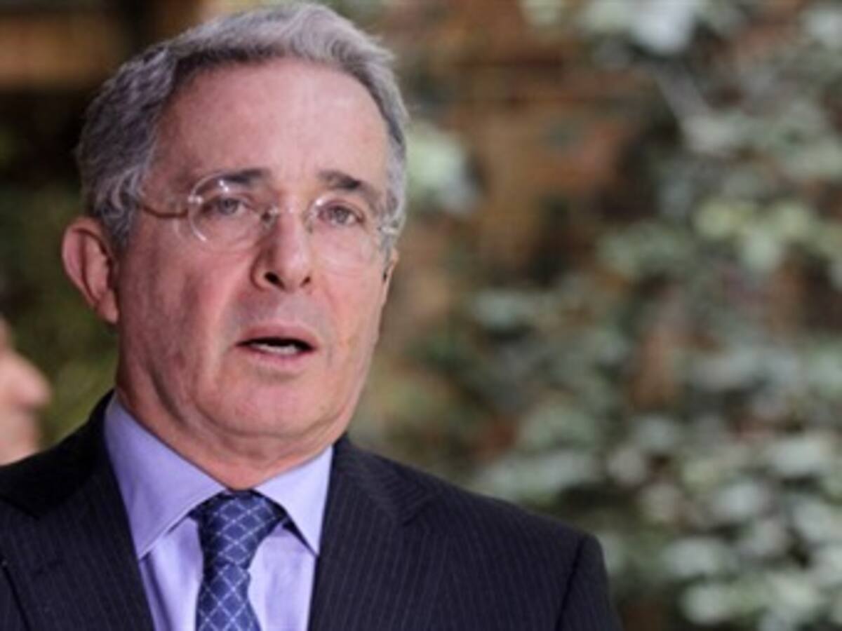 Expresidente Álvaro Uribe revelará este lunes si se lanza o no al Senado