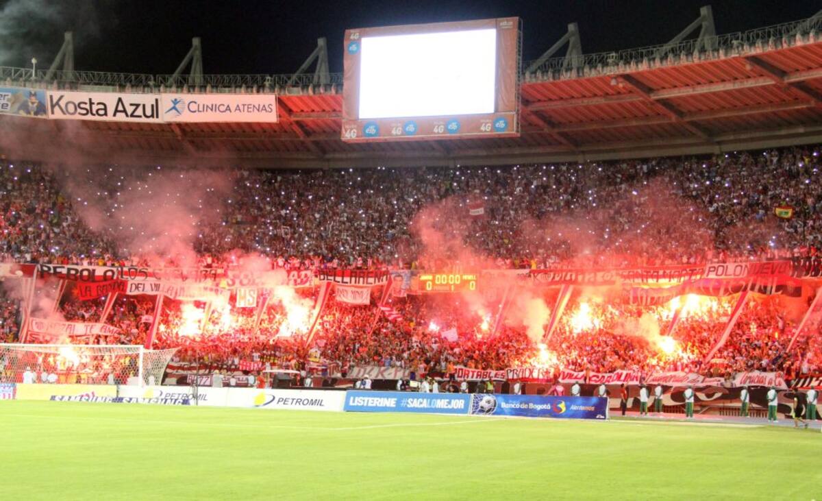 La hinchada del Junior asistió de forma masiva al estadio Metropolitano.