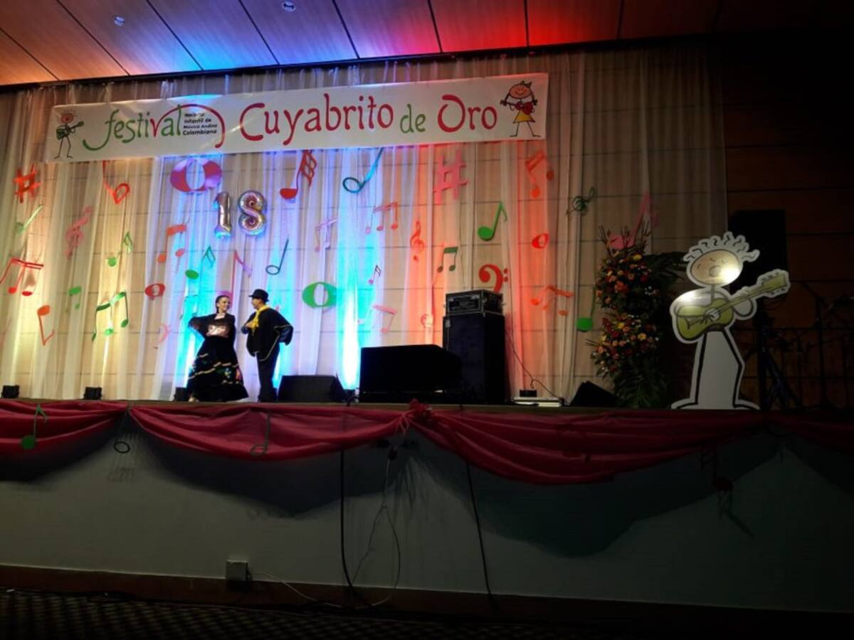 Jerónimo Andrés y Eva María,  Danzas Semillas de mi Tierra Marsella,  Risaralda, modalidad baile por pareja