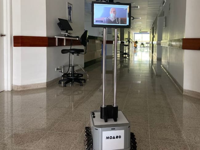 SENA Antioquia crea robot para atender pacientes con COVID-19