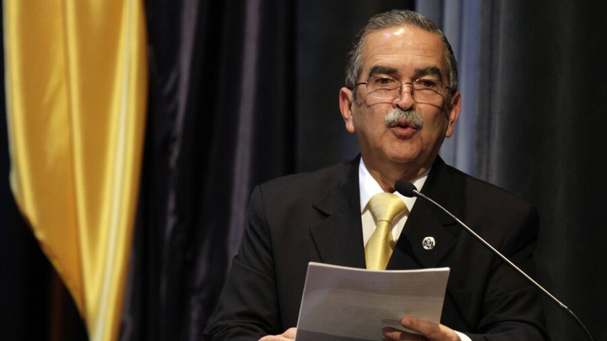 Cese al fuego bilateral es fundamental en la mesa de diálogos: exnegociador con ELN