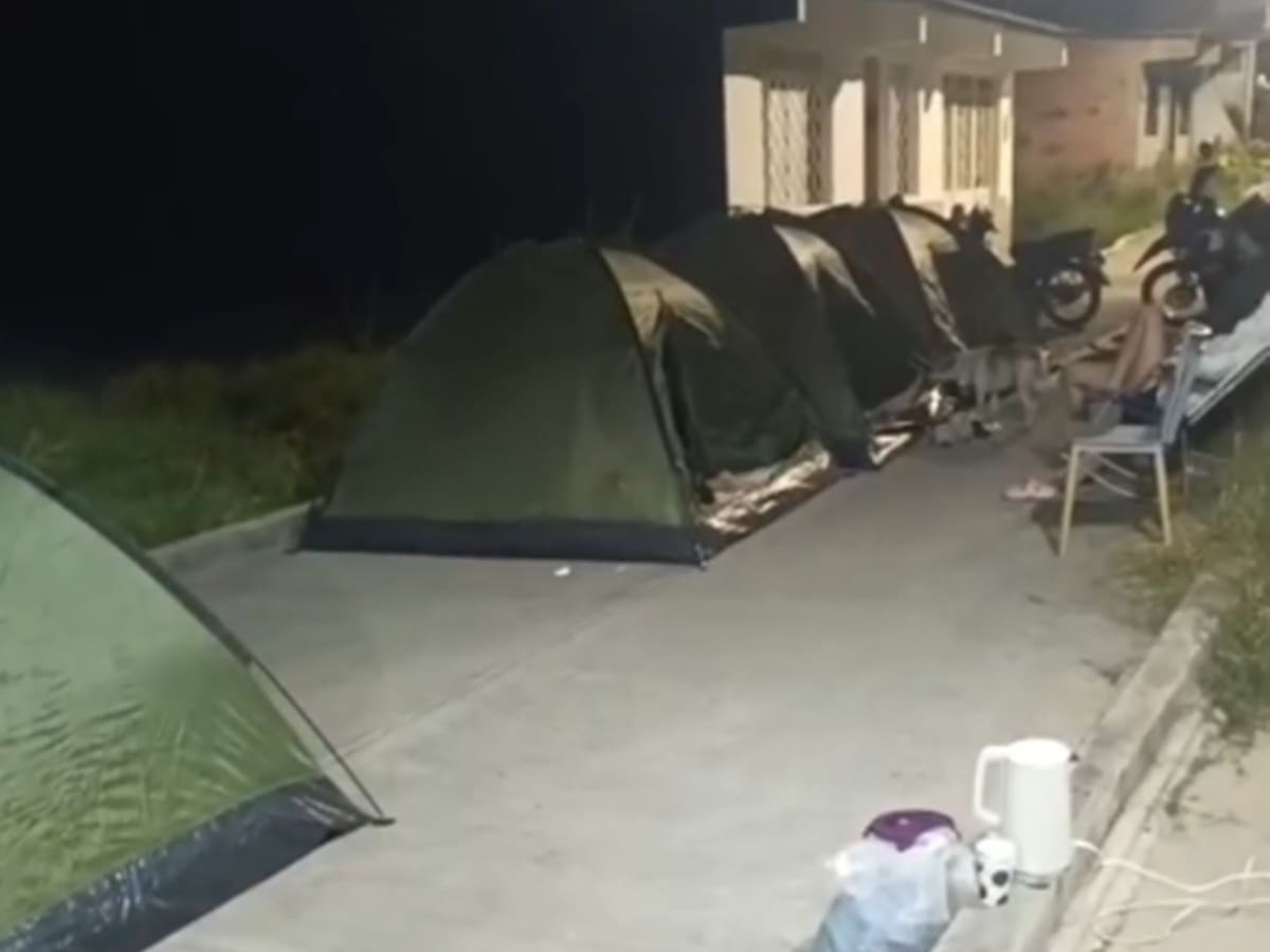 Habitantes de Chaparral, Tolima, prefirieron dormir en la calle tras más de 200 sismos en 48 horas