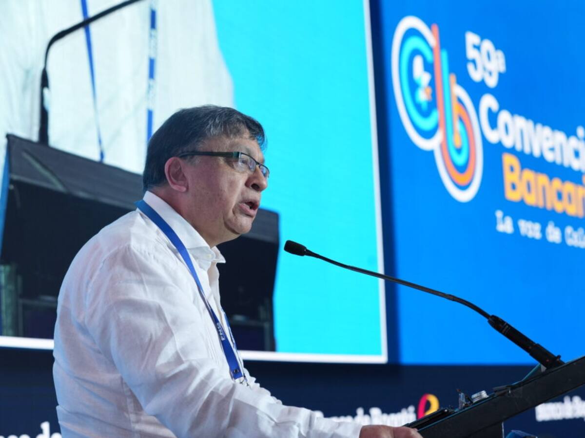 Autoridades no están para llamar al desorden: presidente de la Corte Constitucional