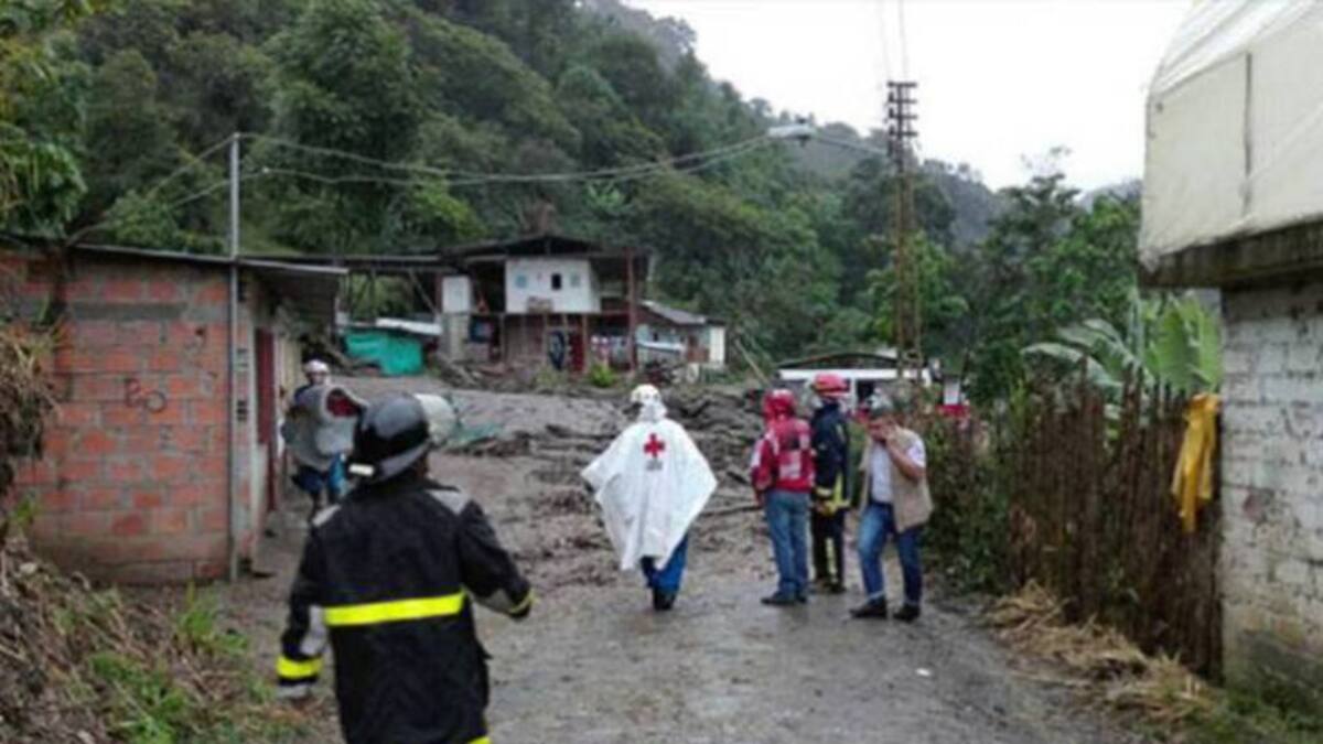Dos personas perdieron la vida al ser arrastrados por una quebrada