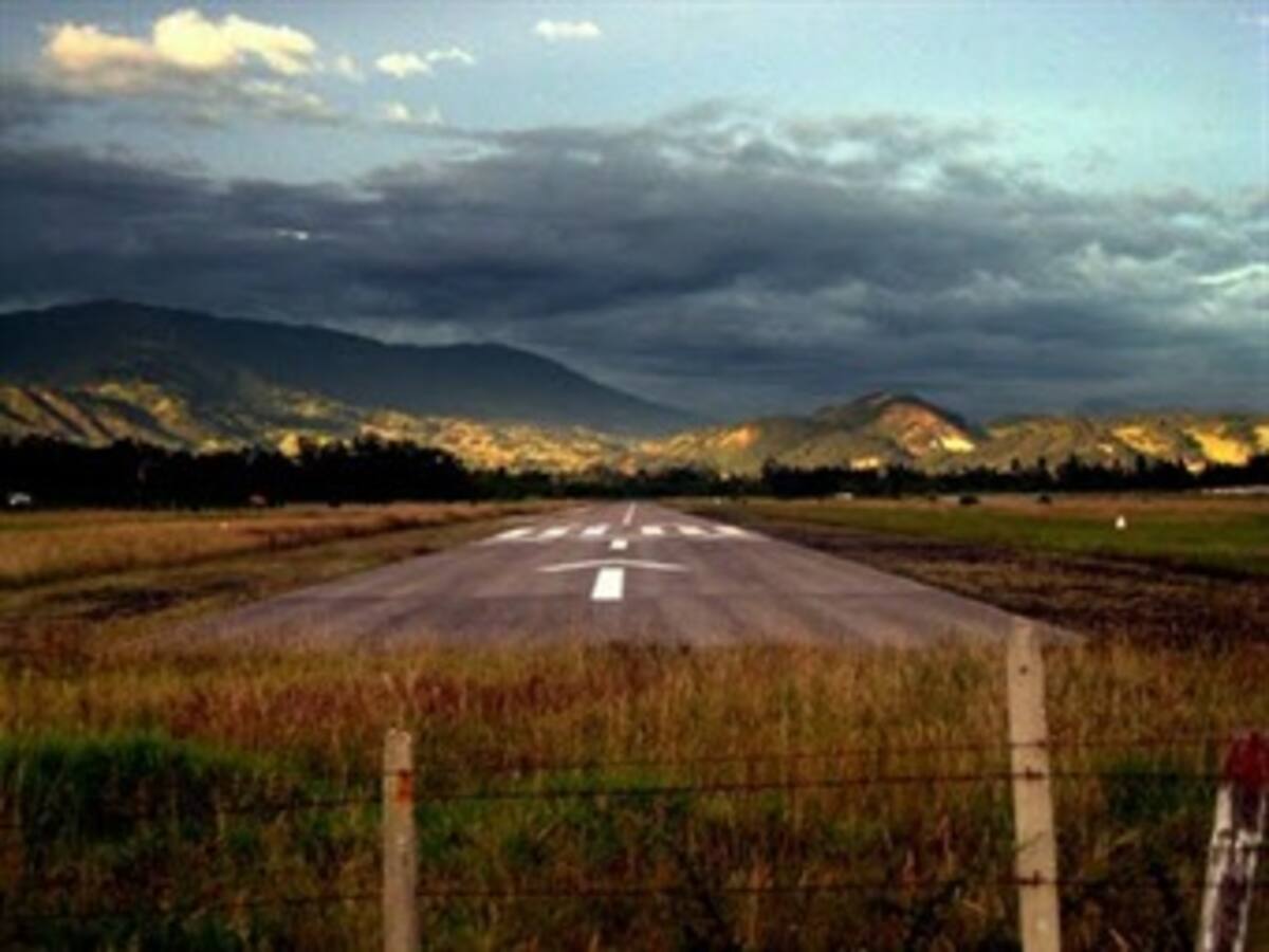 Alcaldesa en Boyacá pidió ayuda para construir torre de control y hangar para aeropuerto