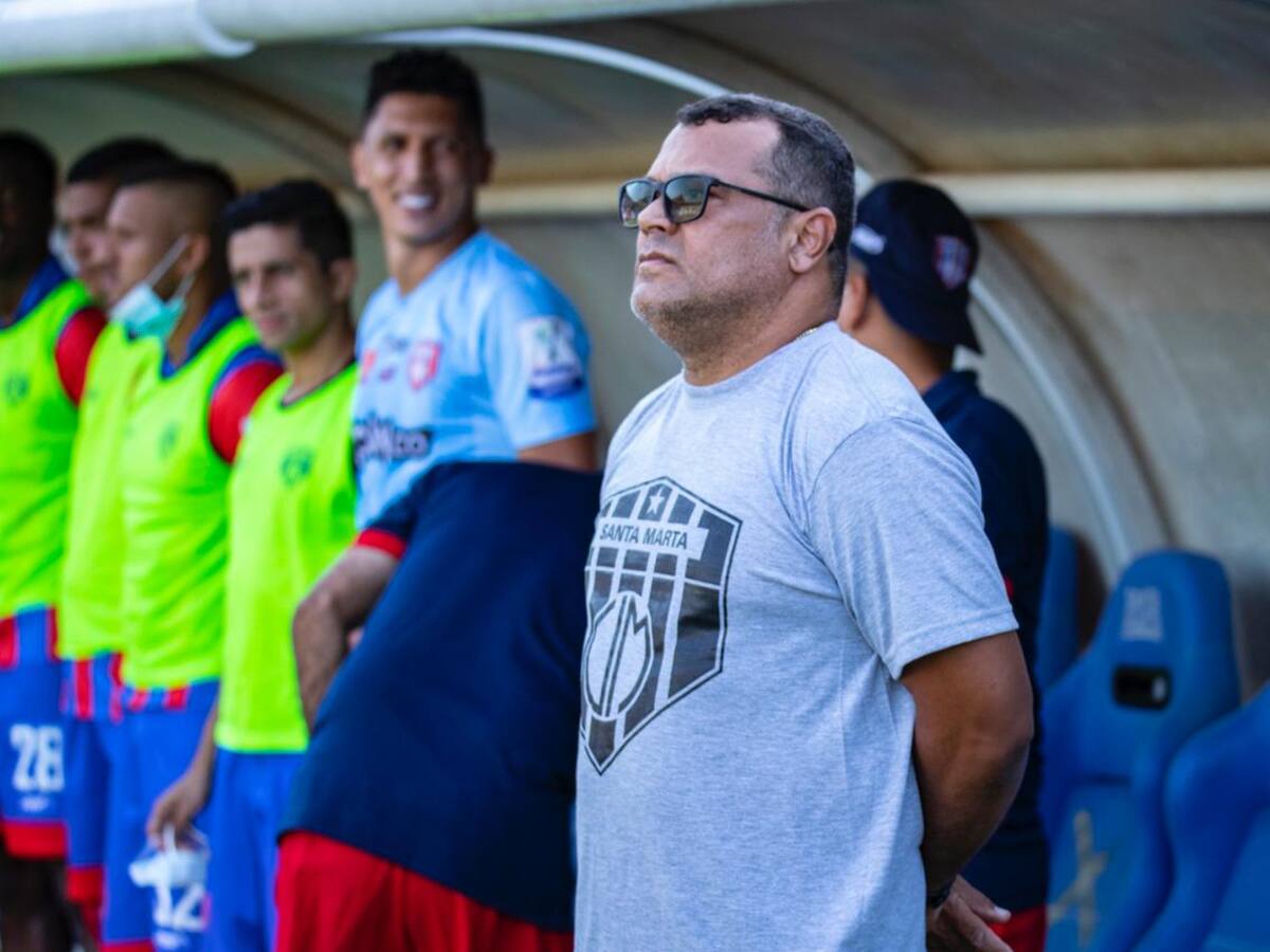 Técnico interino del Unión Magdalena estalló en rueda de prensa contra el arbitraje