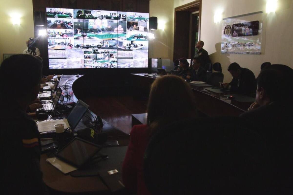 De acuerdo con el balance entregado por el ministro del Interior, Juan Fernando Cristo, y el comandante de la Policía de Tránsito, general Carlos Ramiro Mena, hasta el momento hay 49 capturados por lesiones personales, daño en bien ajeno y ataque a funcionario público.