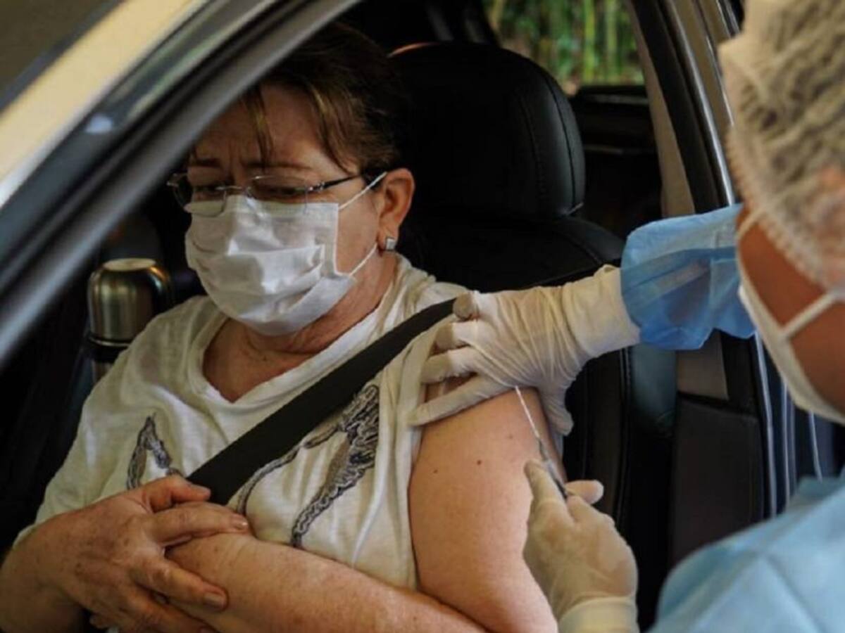 Santander aplicó 30.651 vacunas anticovid en un día