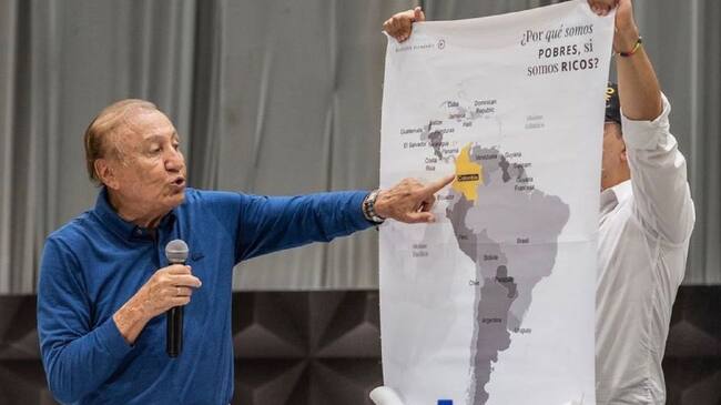 El candidato presidencial confirmó que se reunió con Ingrid Betancourt, con quien no descarta una posible alianza