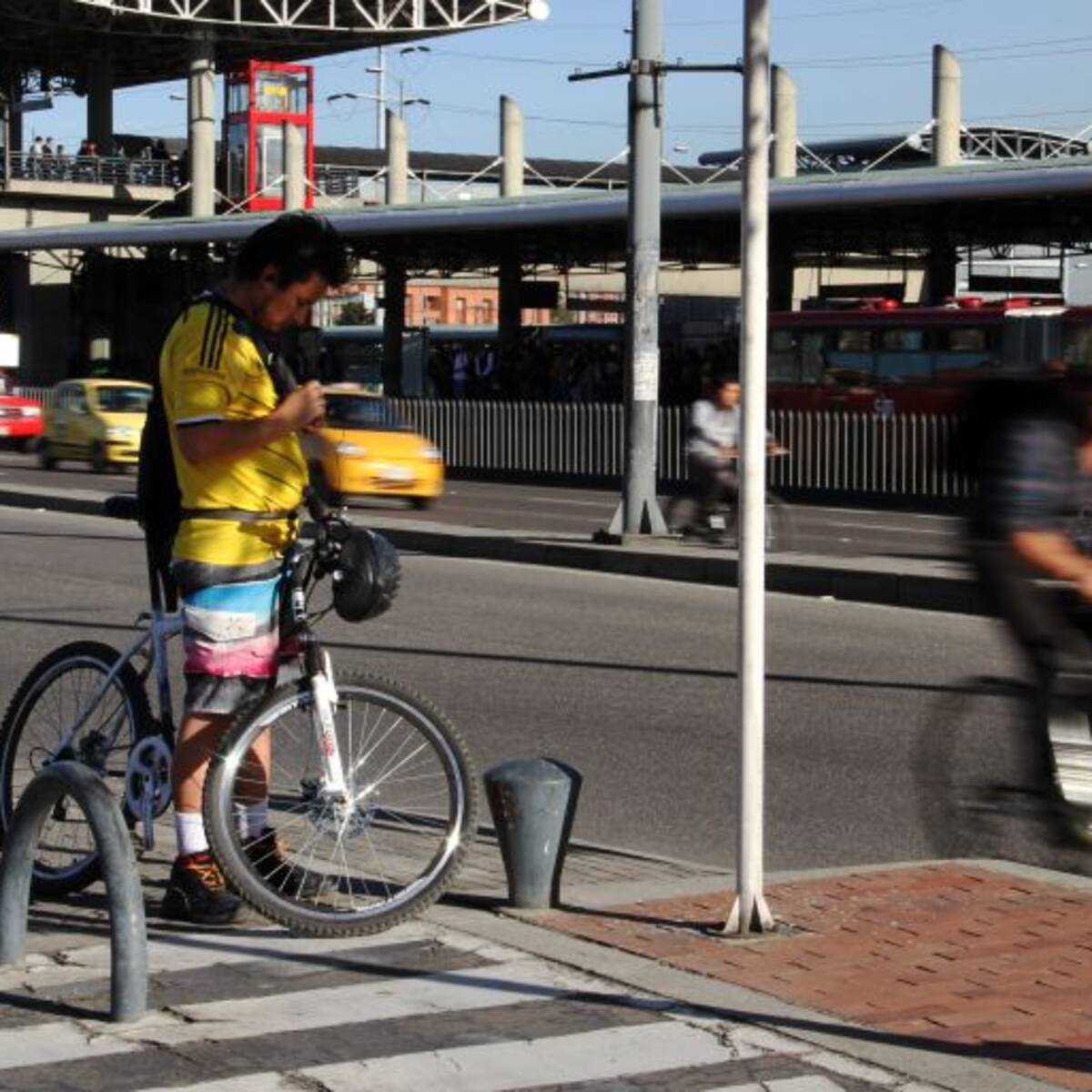 En Tunja cambiaron el ‘día sin carro’ por un ‘Ciclopaseo Nocturno’