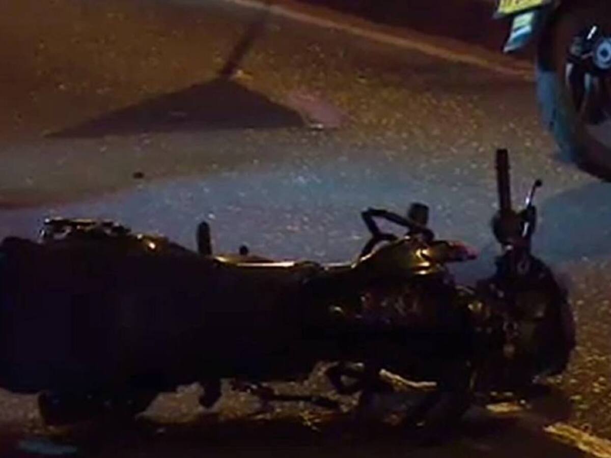 Encuentran cadáver dentro de un carro