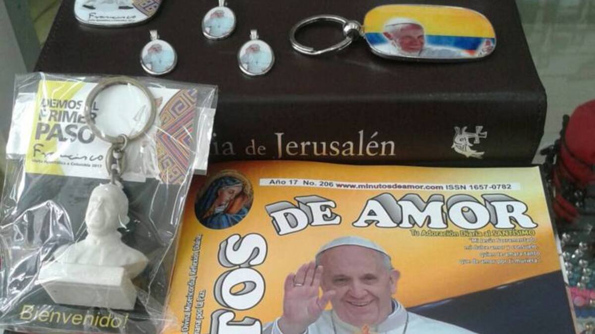 En Armenia se incrementó la venta de artículos religiosos con la imagen del Papa Francisco por la visita a Colombia
