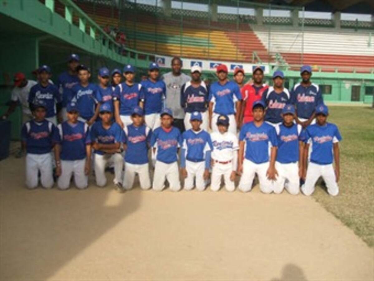 Juvenil pelotero colombiano a los Filis de Filadelfia