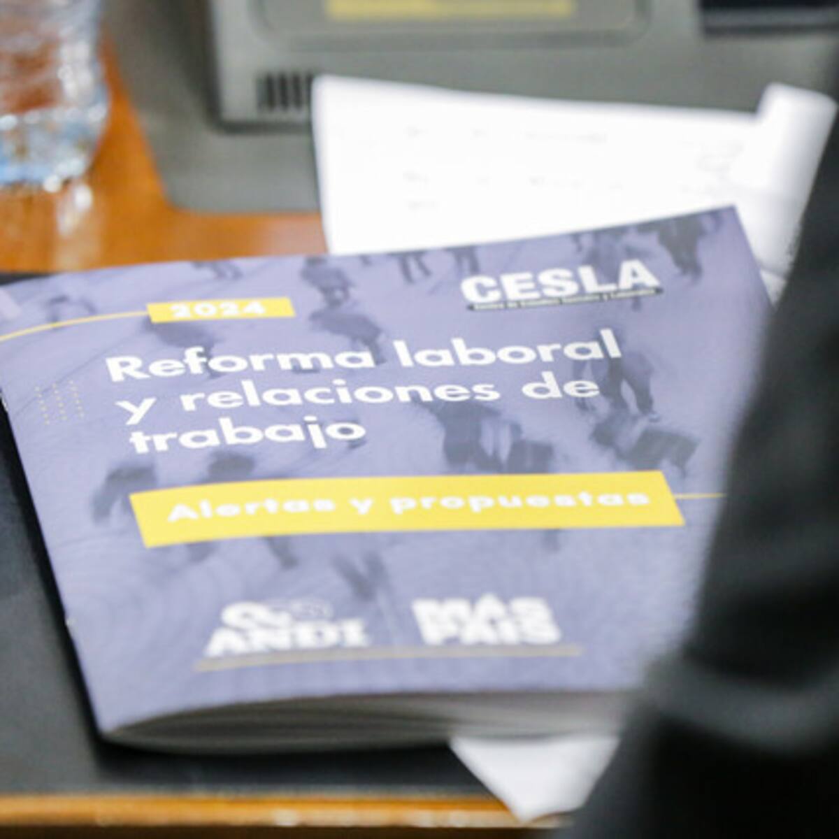 Concepto de MinHacienda de Reforma Laboral reconoce que aumentaría informalidad y golpearía empleo