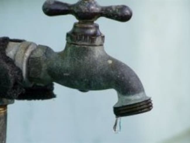 Santander afronta situación crítica de racionamiento de agua por las altas temperaturas