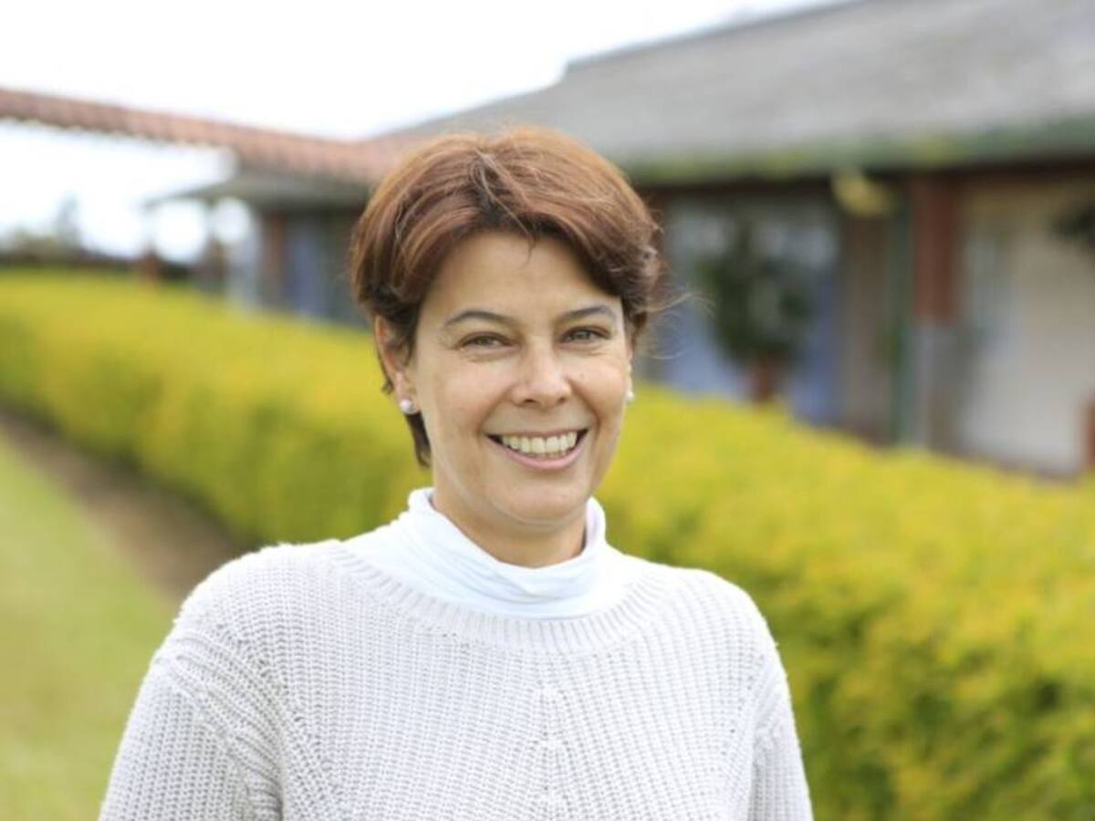 No es aceptable que alguien se acueste sin comer en Antioquia: Claudia Márquez