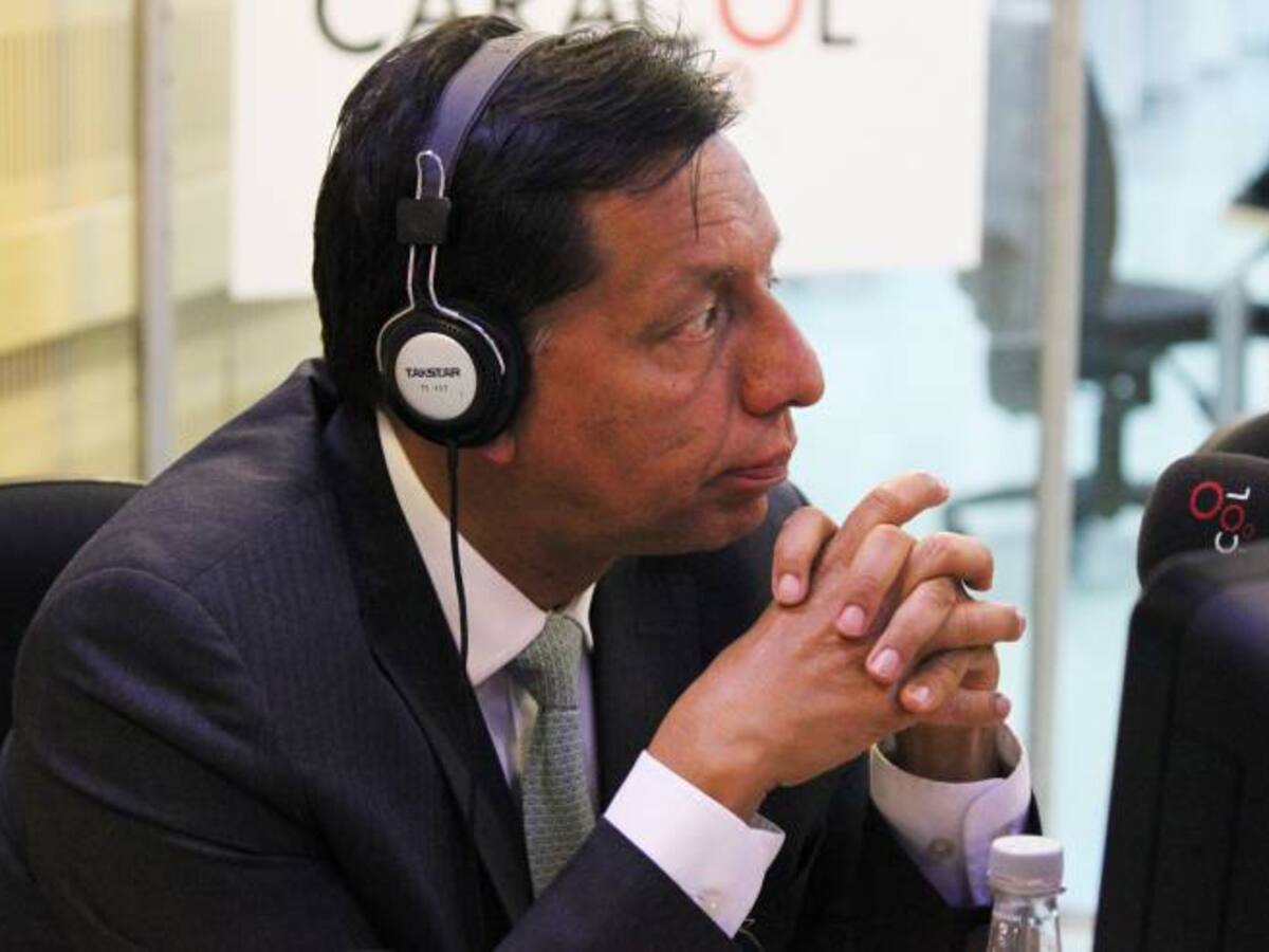 El ELN debe declarar un cese de fuego unilateral para que el diálogo sea viable: Riveros