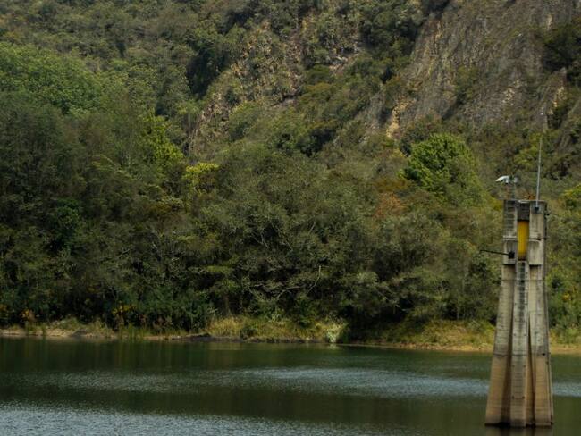 Reservas de los embalses siguen a la baja por fuerte verano