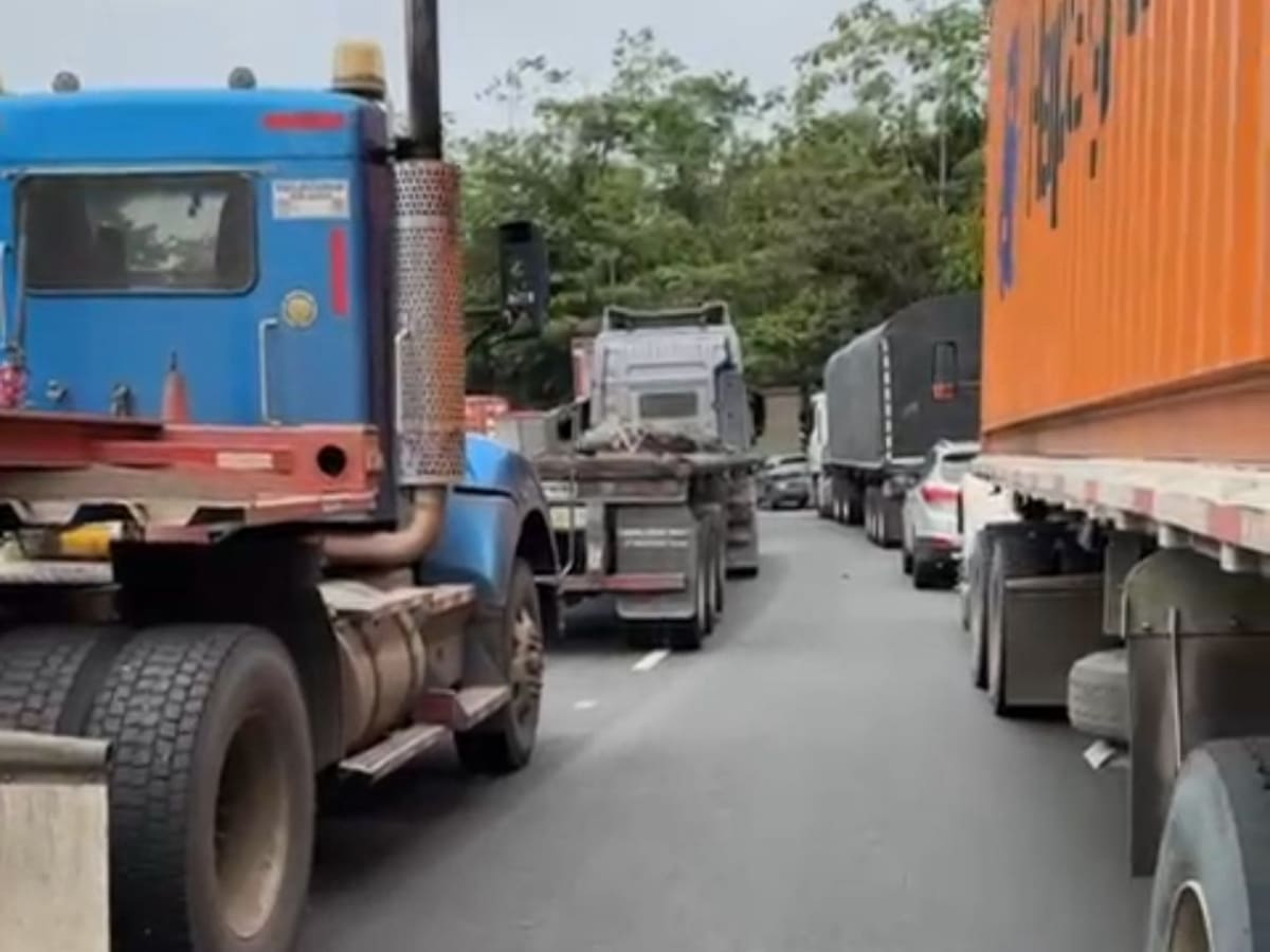Camioneros reclaman mejor estado de las vías hacia Buenaventura