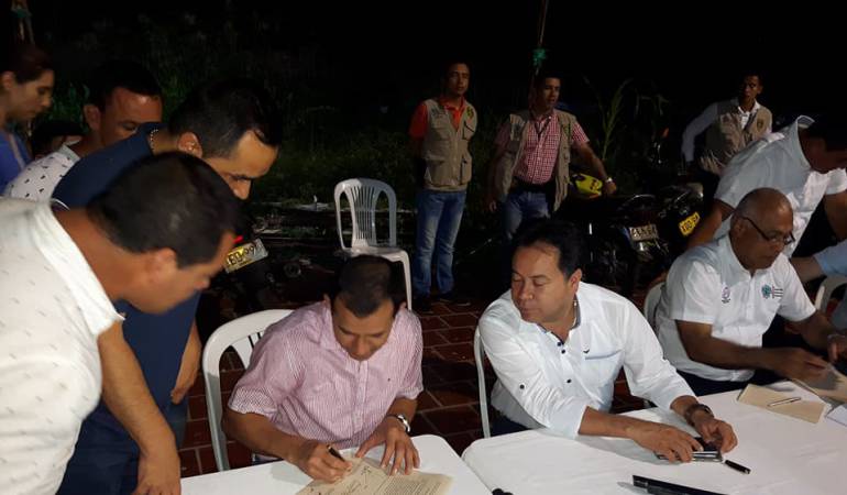 Encuentro entre gobernador de Norte de Santander y manifestantes del Catatumbo