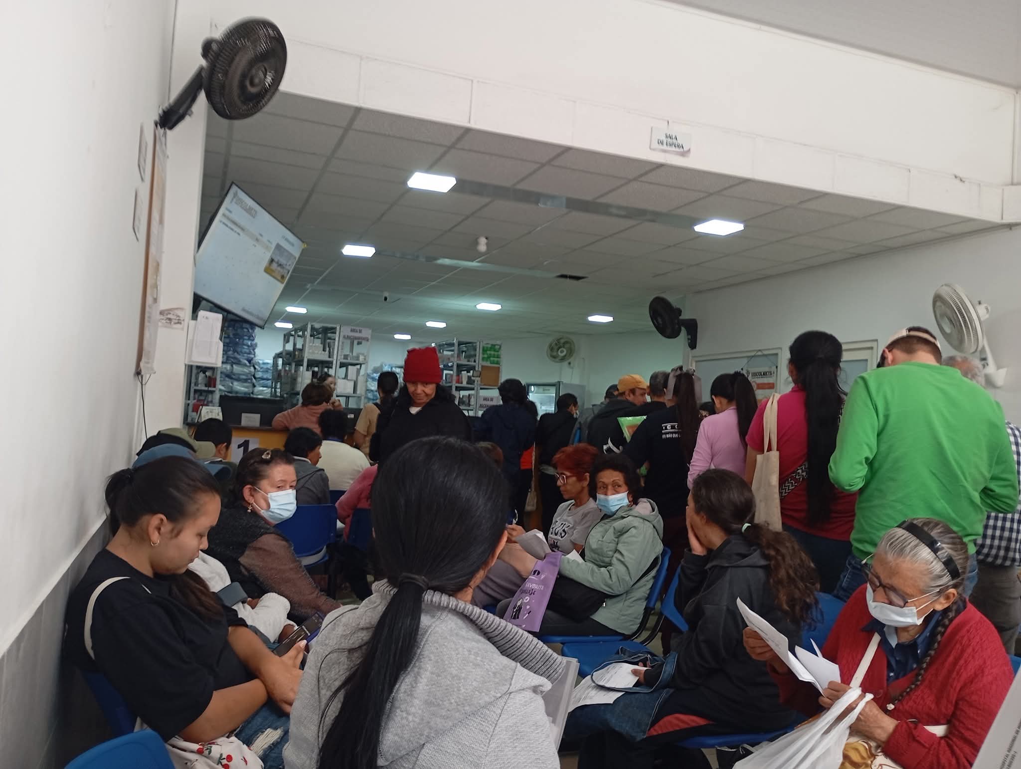  El habitante de Moniquirá denunció largas filas, desplazamientos y dificultades que enfrentan pacientes de Boyacá y Santander para reclamar sus medicamentos en Discolmets.