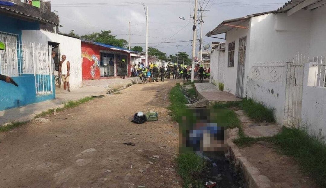 Al parecer el occiso disparó a los uniformados que lo sorprendieron cometiendo un atraco en una tienda del sector Central