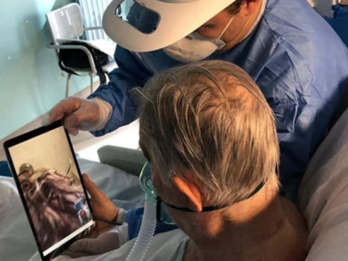 El derecho del adiós: pacientes en Italia se despiden por videollamadas