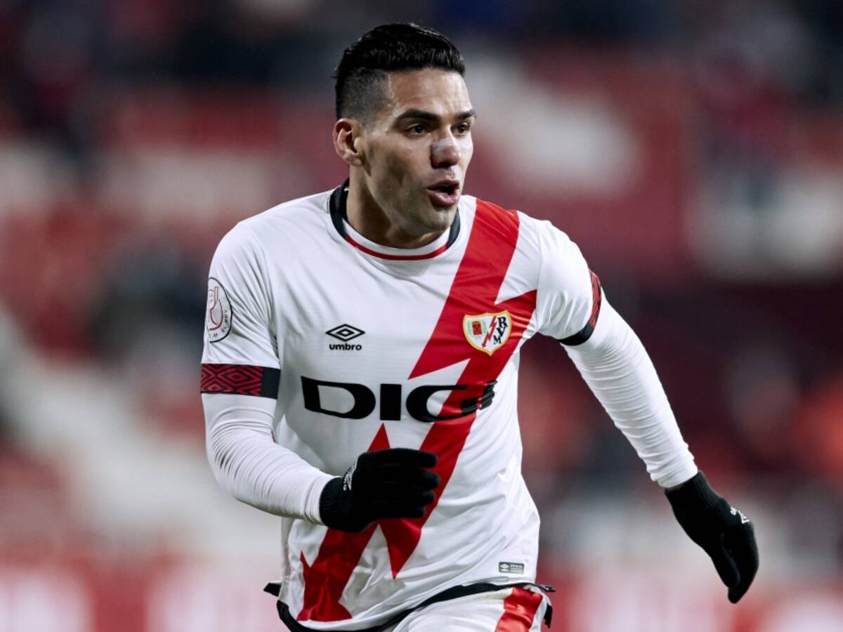 Falcao reapareció como titular más de 2 meses después y Rayo clasificó