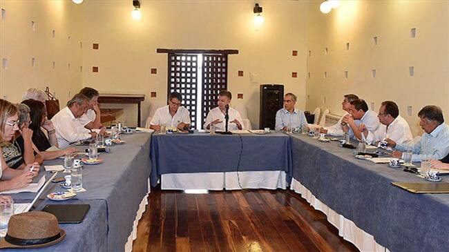Le pidió al jefe negociador Gustavo Bell que se devuelva al país para "evaluar el futuro del proceso". Lamentó que esa guerrilla reanudara sus acciones terroristas.. Foto: Colprensa