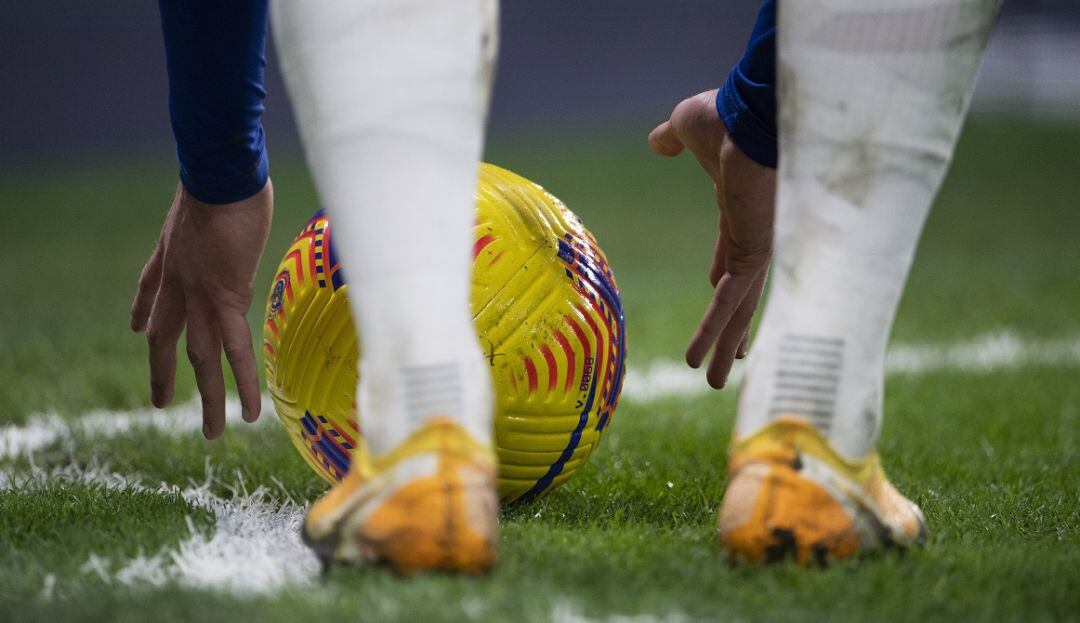 La Premier League confirma 40 casos de COVID-19 en la última semana.