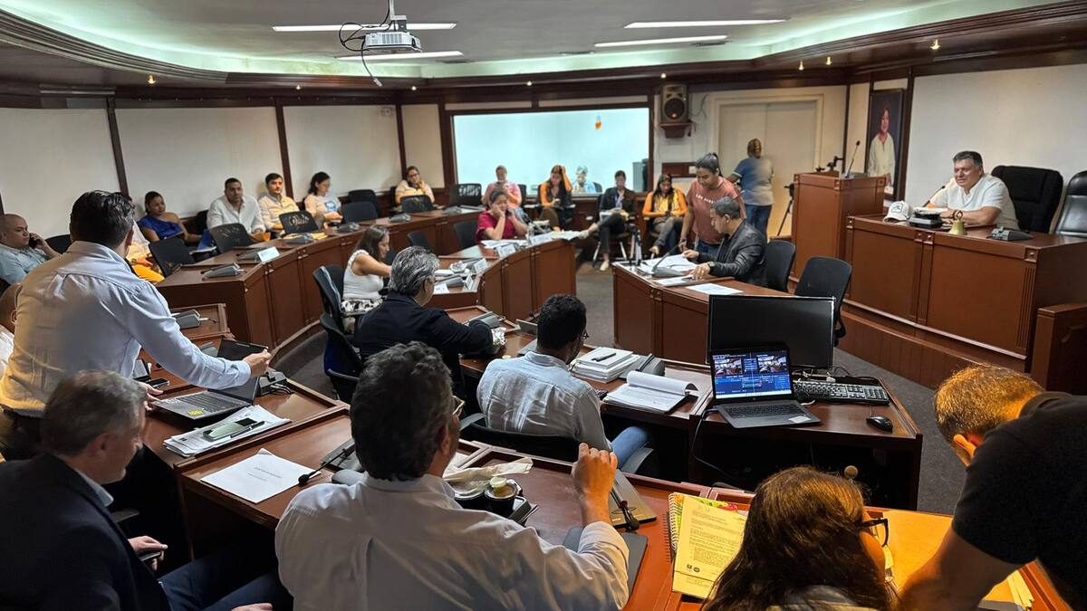 Proponen exonerar a afectados por atentados terroristas del pago del predial y el ICA