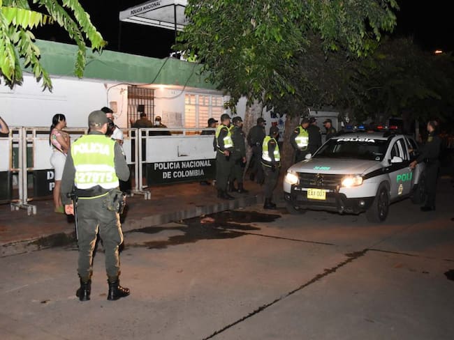 Un policía herido y siete capturados dejó una turba en Galapa