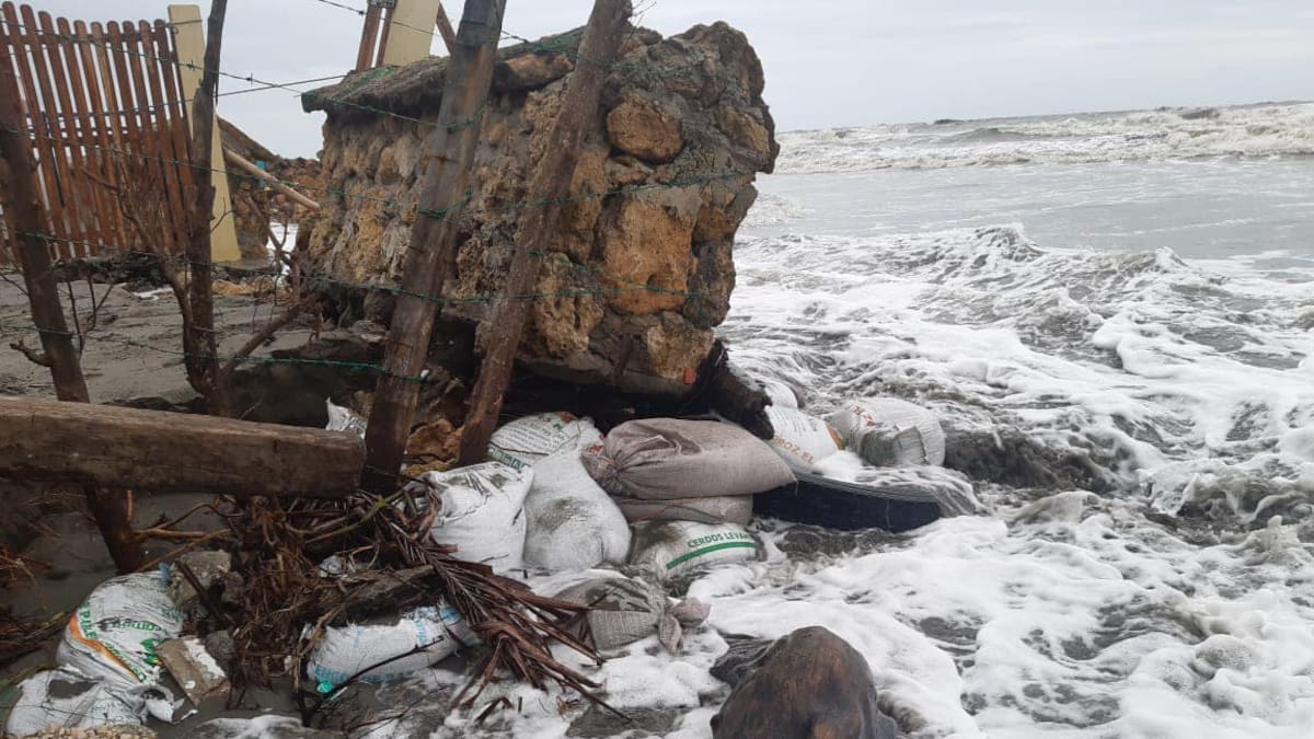 Mar de leva en Córdoba: inundaciones en Moñitos y alerta en San Antero