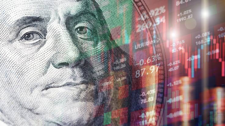 ¿Por qué está cayendo tan rápido el precio del dólar?