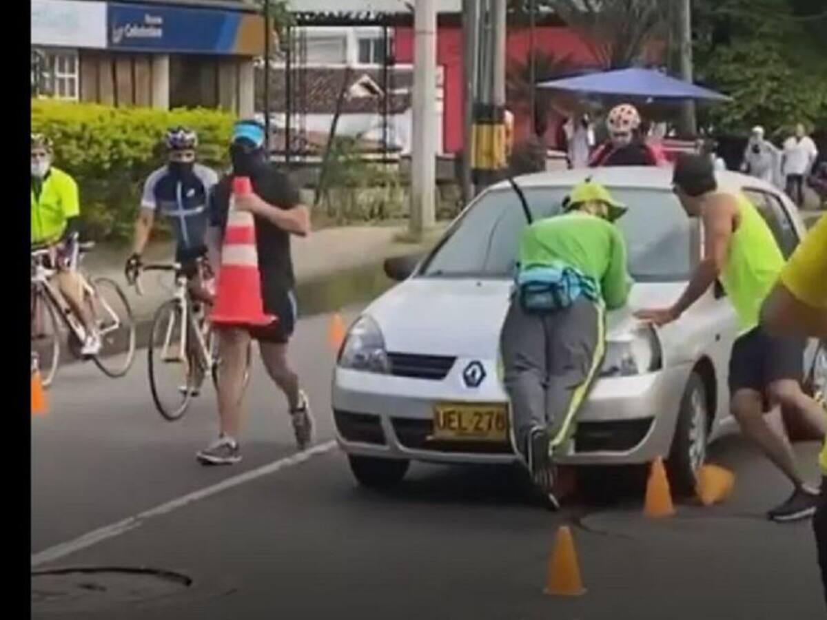 Una mujer embriagada se metió a una ciclovía y atropelló a una persona