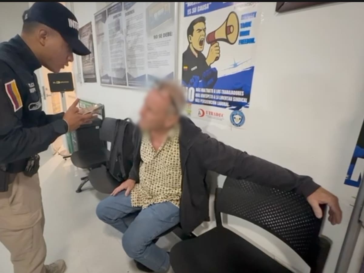 Retienen en Aeropuerto El Dorado a ciudadano británico buscado por estafa piramidal internacional